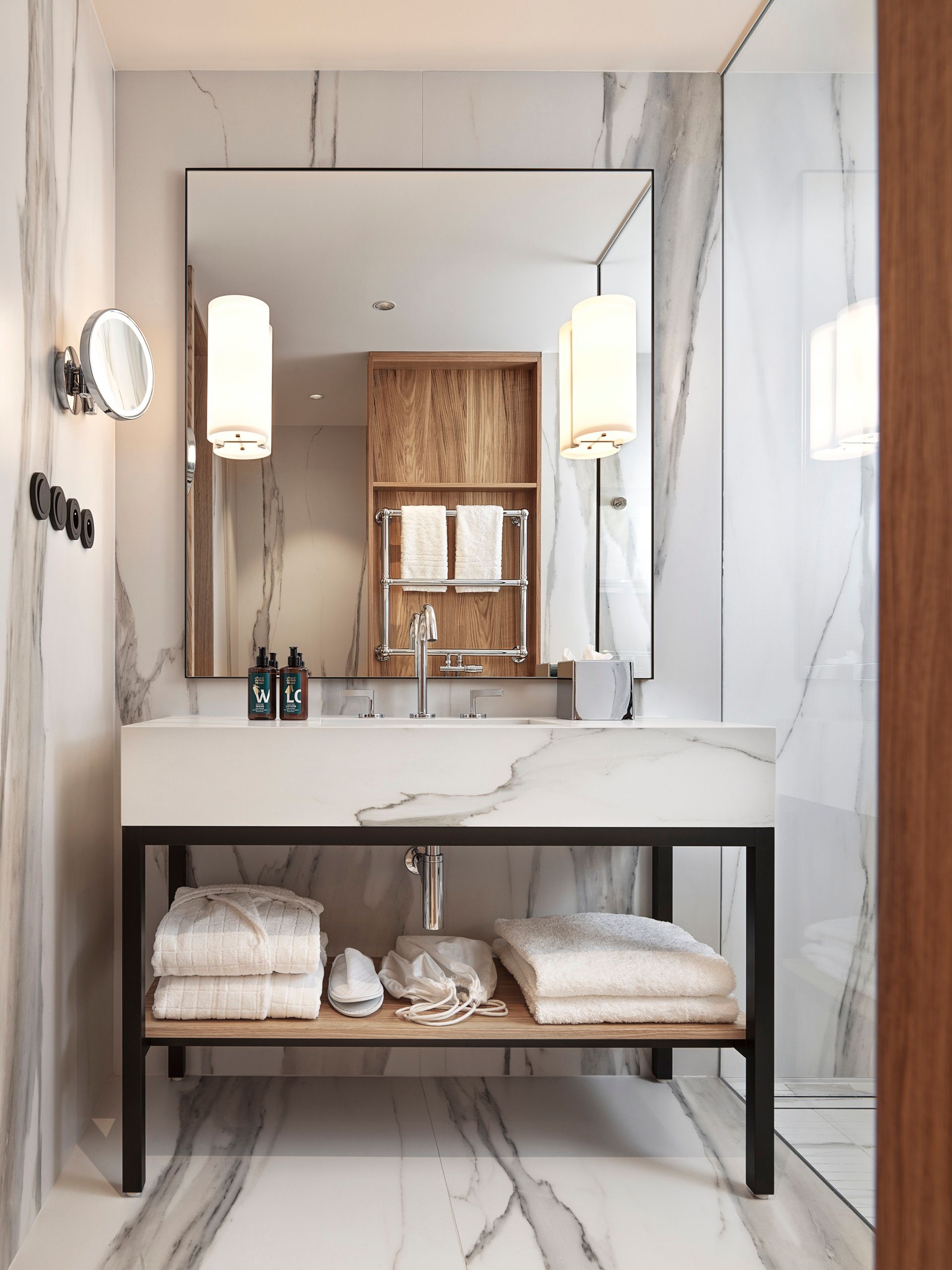 Bathroom in rooms and suite 