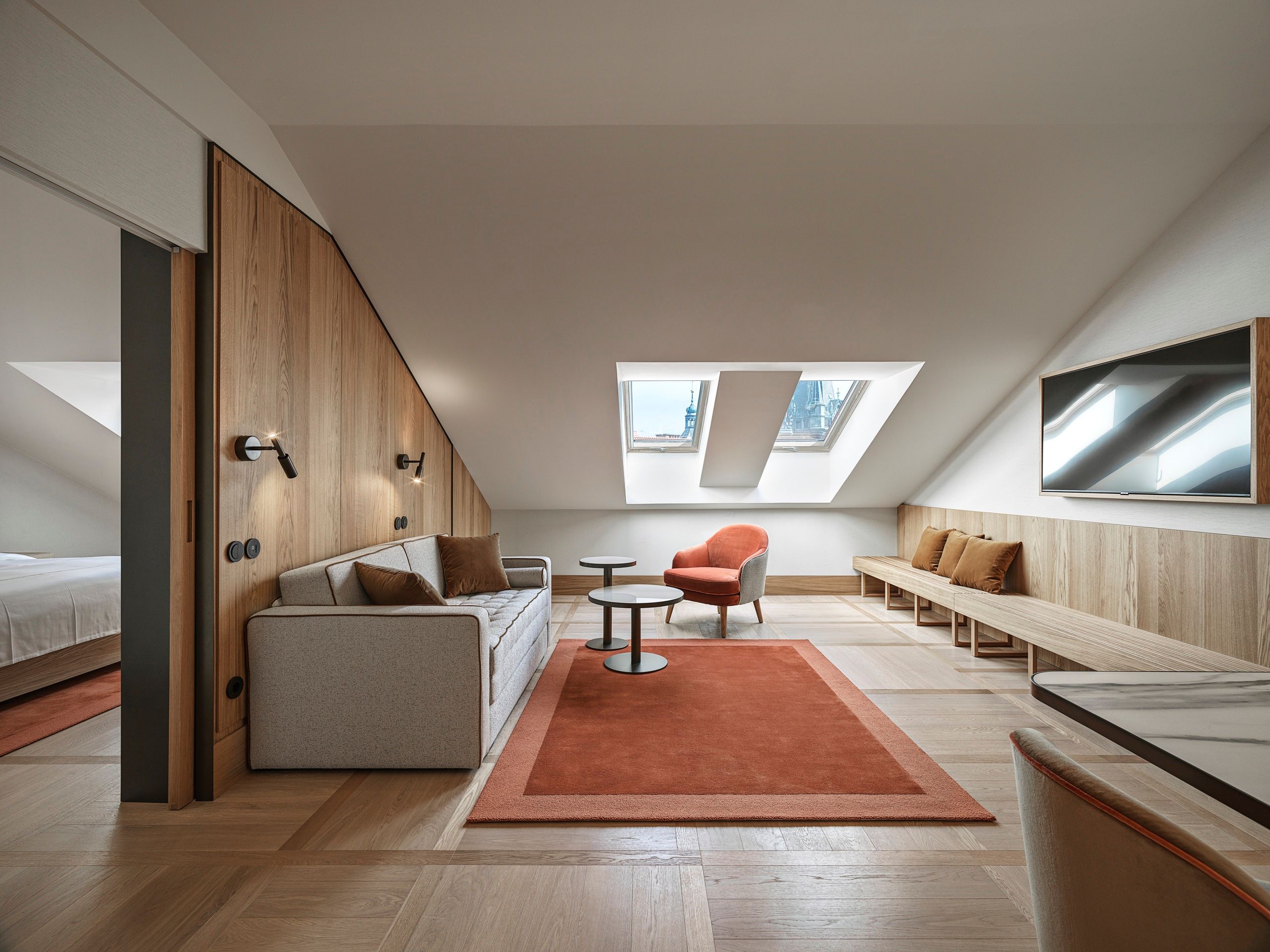 Obývací pokoj ve střešním apartmá