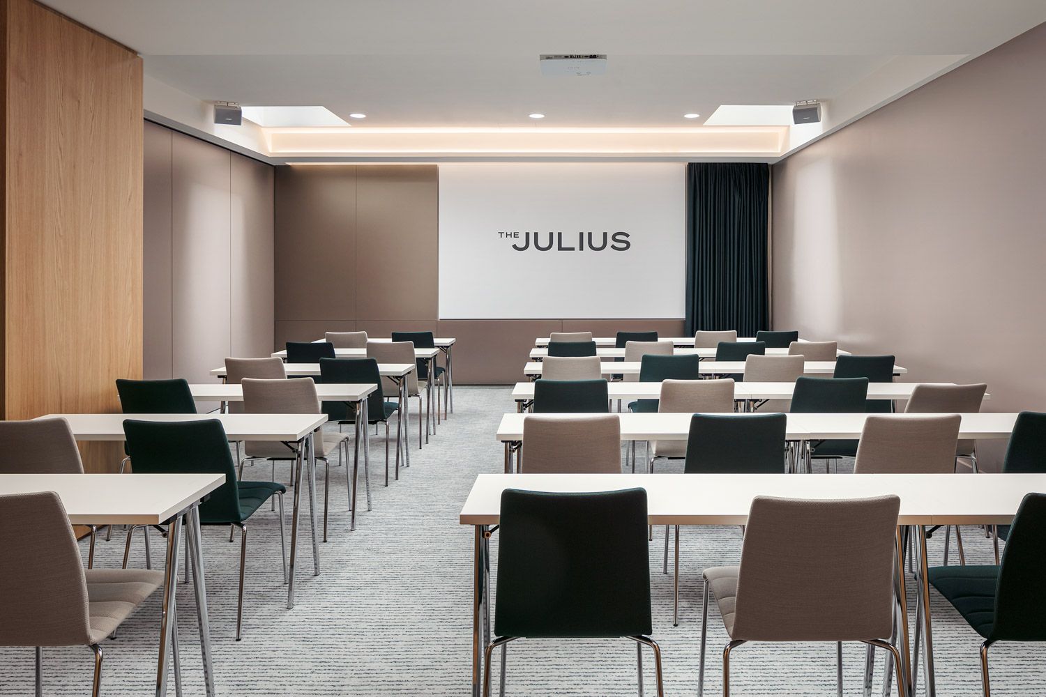 Meeting room C in school setting, The Julius Prague 